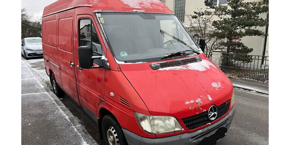 Mercedes-Benz Sprinter 280.000 km 3.900 &euro; München 81825