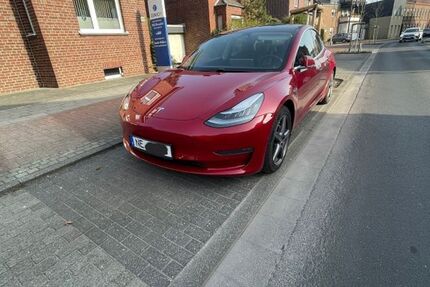 Tesla Model 3 151.551 km 18.900 &euro; Jüchen 41363