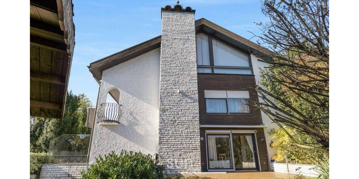 Familientraum.Grün. Ruhig. Einzigartig. Reiheneckhaus in Ulm-Unterweiler mit Pool und großem Garten! 8 zimmer