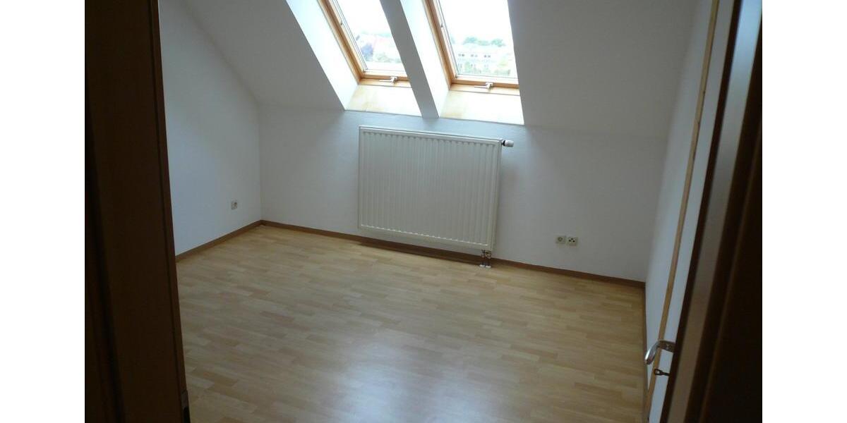 Etagenwohnung Poppenricht - 4 Zimmer, 102 m&sup2;, 600&euro; | Angebot:26413793