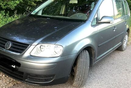 VW Touran 235.000 km 1.889 &euro; Burghaslach 96152