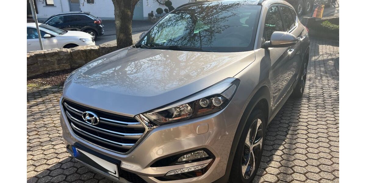 Hyundai TUCSON 138.000 km 15.900 &euro; Idar-Oberstein 55743