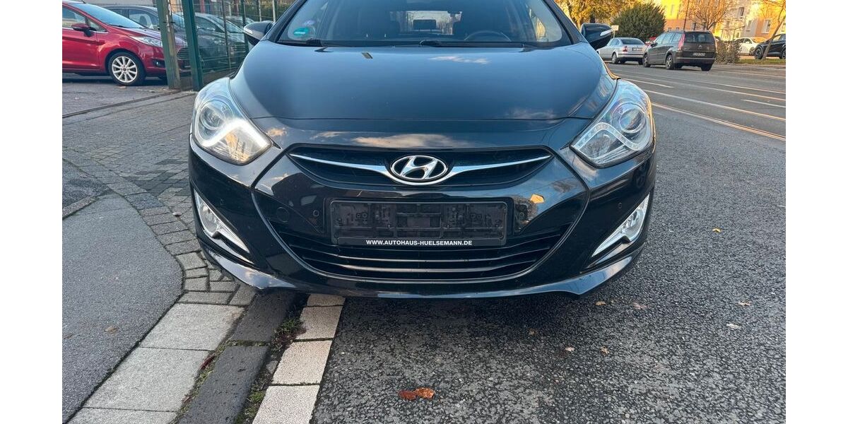 Hyundai i40 169.000 km 3.499 € Essen 45359