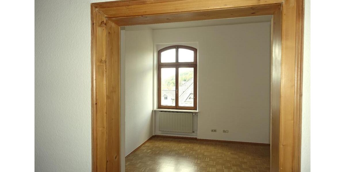 Etagenwohnung Sonneberg - 2 Zimmer, 90 m&sup2;, 750&euro; | Angebot:25311571
