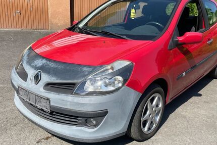Renault Clio 210.000 km 899 &euro; Gummersbach 51645