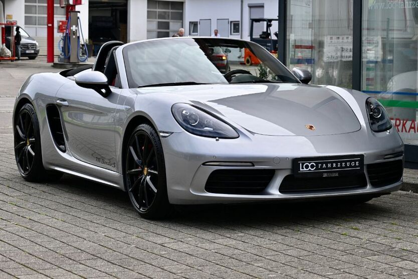 Porsche Boxster 31.065 km 64.900 € Uhldingen 88690