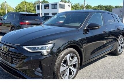 Audi Q8 e-tron 38.204 km 47.978 &euro; Oldenburg 26135