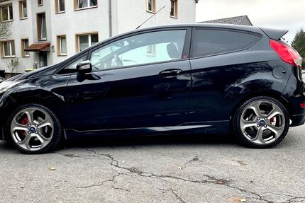 Ford Fiesta 195.000 km 6.490 &euro; Bielefeld 33739