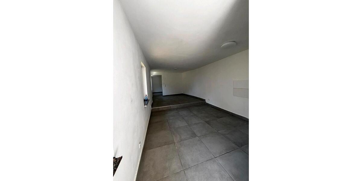 Einfamilienhaus Sandhausen - 8 Zimmer, 180 m&sup2;, 450.000&euro; | Angebot:26625871