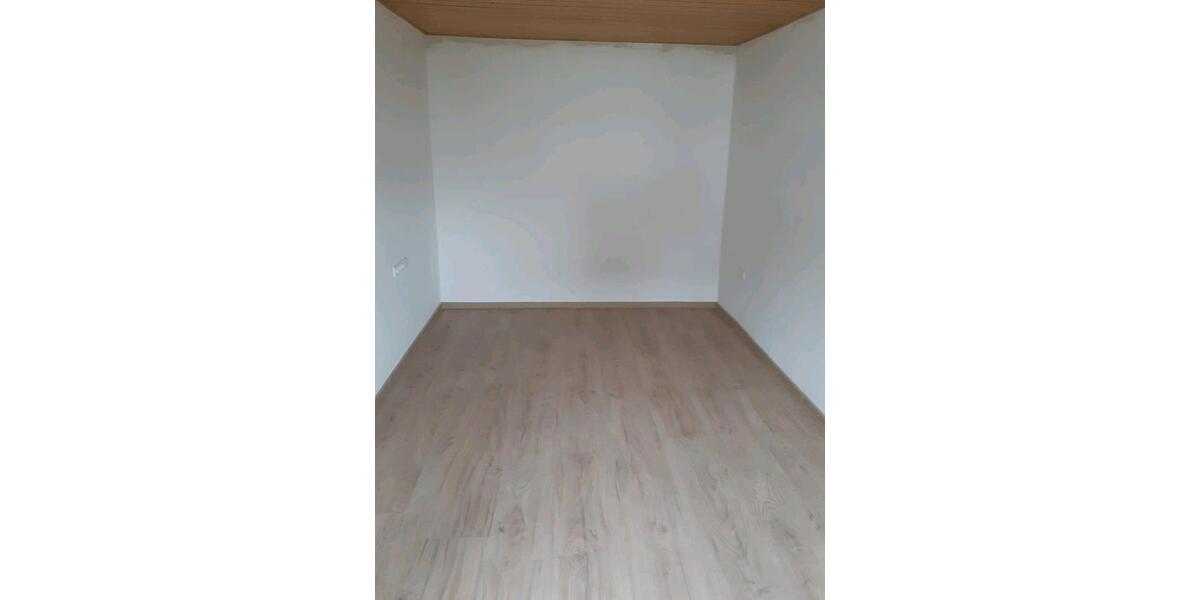 Erdgeschoßwohnung Mücke - 4 Zimmer, 98 m&sup2;, 700&euro; | Angebot:26412905