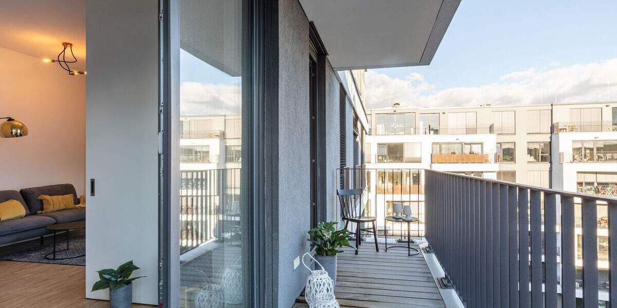 Stilvolles, möbliertes Wohnen mit Blick zum Fernsehturm 3 zimmer