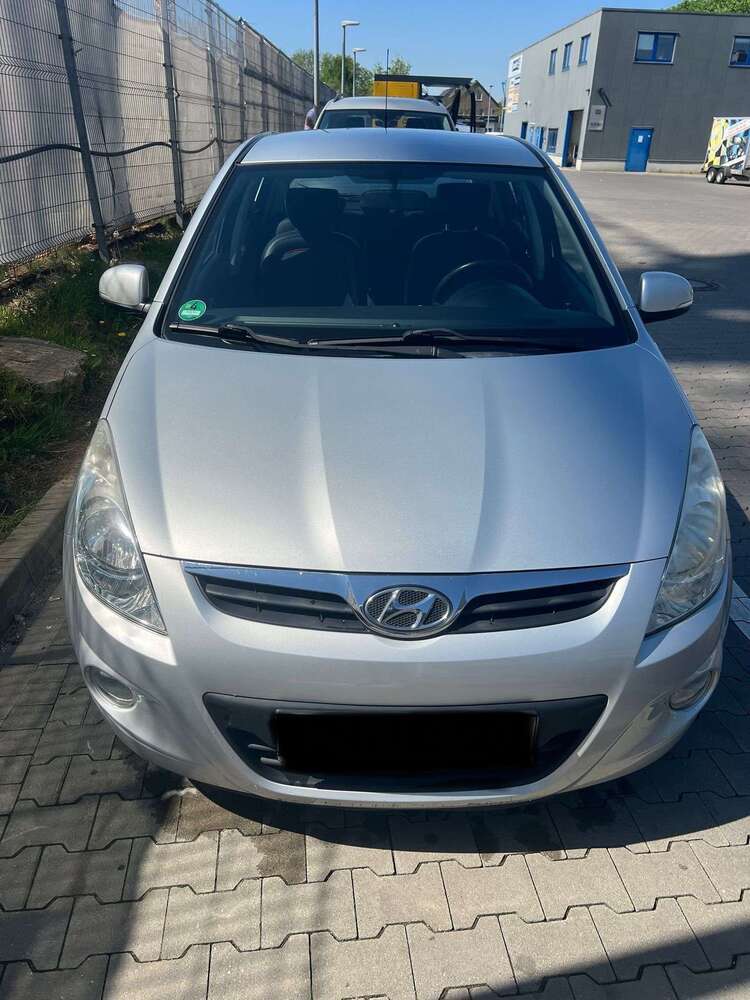 i20