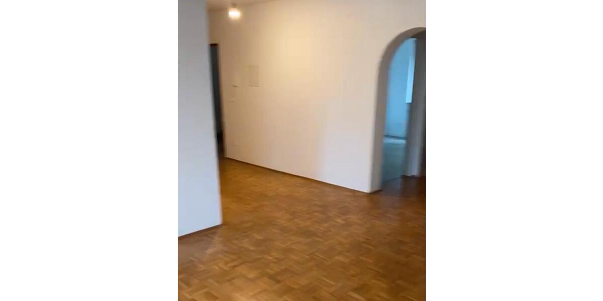 Erdgeschoßwohnung Singen (Hohentwiel) - 3.5 Zimmer, 105 m&sup2;, 1.300&euro; | Angebot:26393625