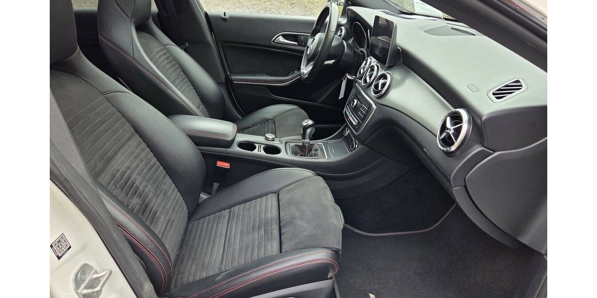 Mercedes-Benz CLA 200 Shooting Brake AMG Line Navi/LED 120.570 km 12.400 &euro; Wilsdruff 01723