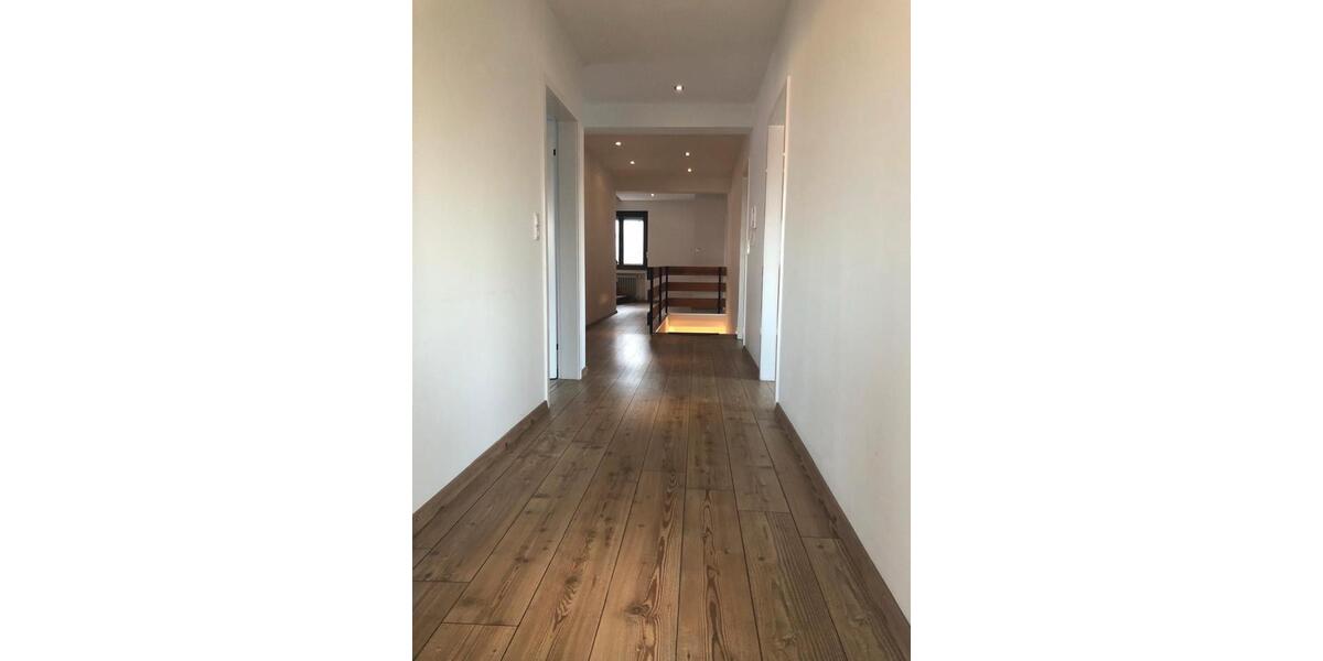Einfamilienhaus Bad Wildungen - 8 Zimmer, 226 m&sup2;, 199.000&euro; | Angebot:26857853