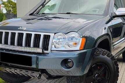 Jeep Grand Cherokee 198.600 km 13.400 € Stuttgart 70191