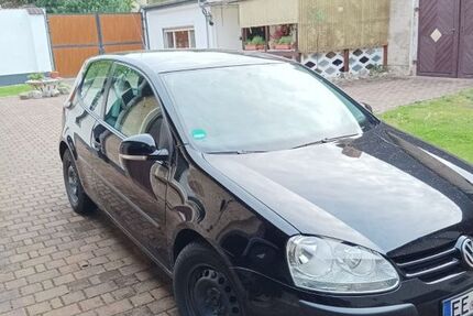 VW Golf 136.000 km 1.990 &euro; Finsterwalde 03238