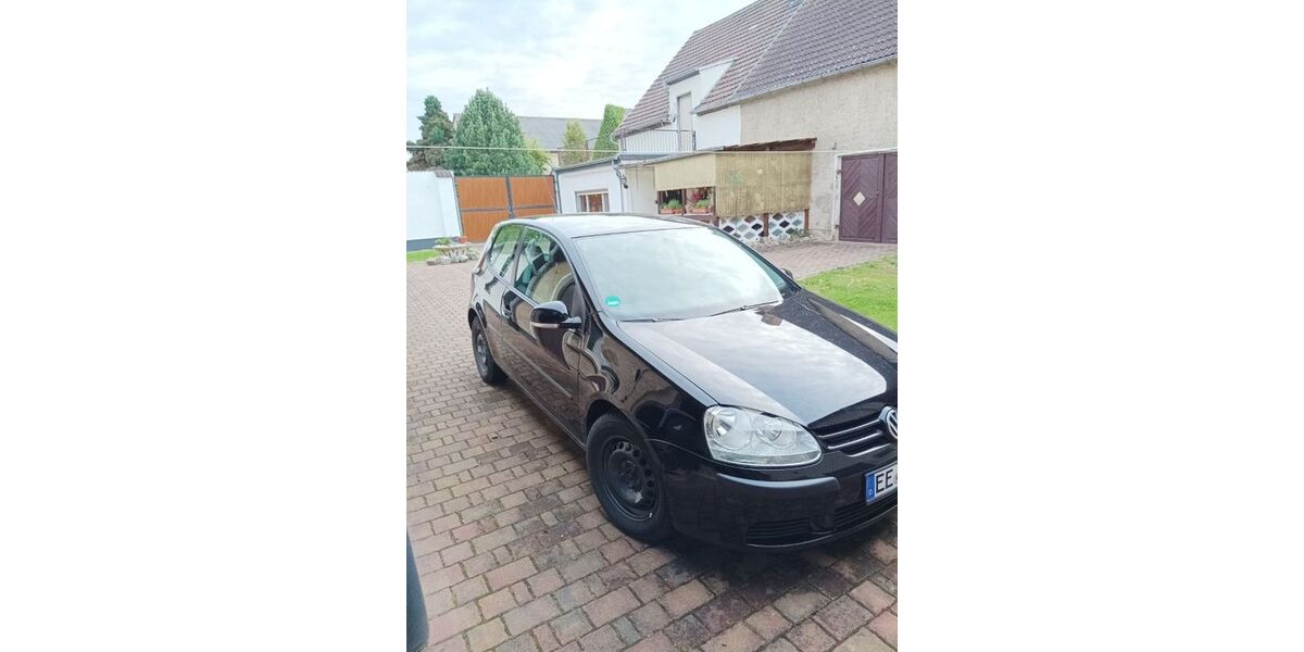 VW Golf 136.000 km 1.990 &euro; Finsterwalde 03238
