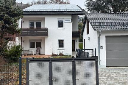 Haus Kumhausen - 5 Zimmer, 165 m&sup2;, 1.900&euro; | Angebot:26162310