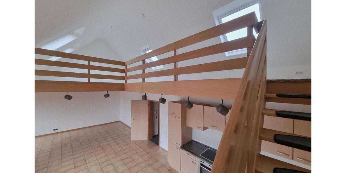 Dachgeschoßwohnung Cuxhaven - 2.5 Zimmer, 135 m&sup2;, 949&euro; | Angebot:26004700