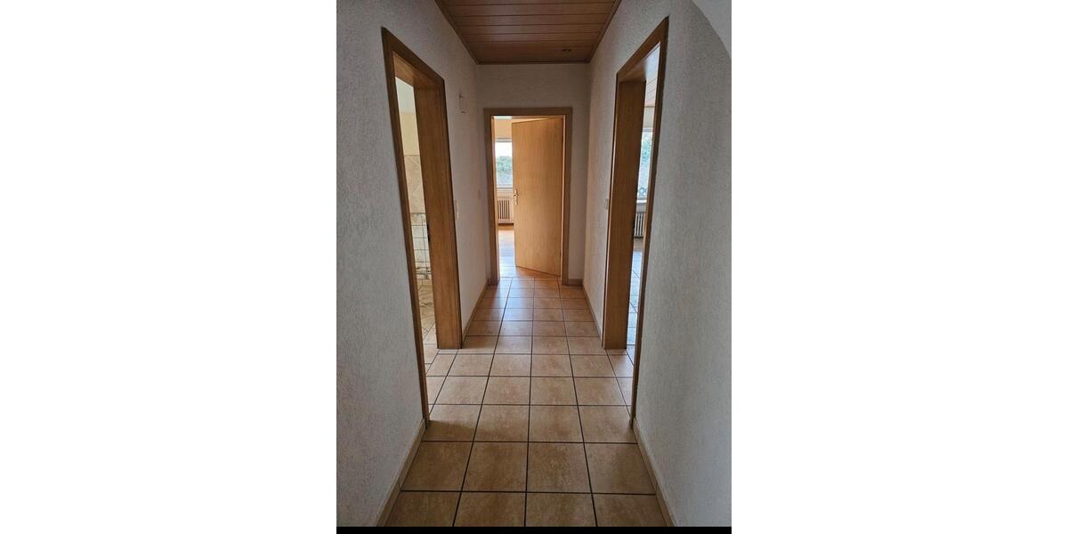 Erdgeschoßwohnung Dillenburg - 4 Zimmer, 100 m&sup2;, 950&euro; | Angebot:26267007