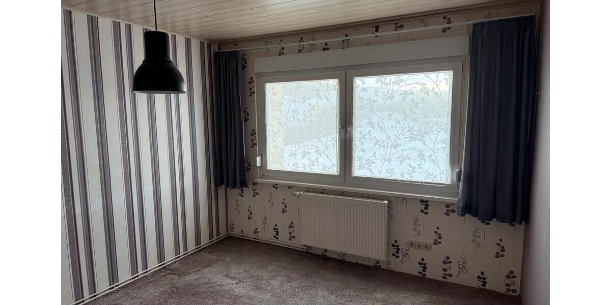 Gepflegte 4- Zimmer- Wohnung mit Einbauküche, Ruhige Lage 4 zimmer