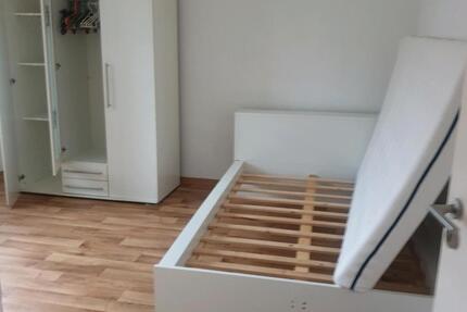 1 Zimmer zur Vermietung in Wohngemeinschaft WG 1 zimmer