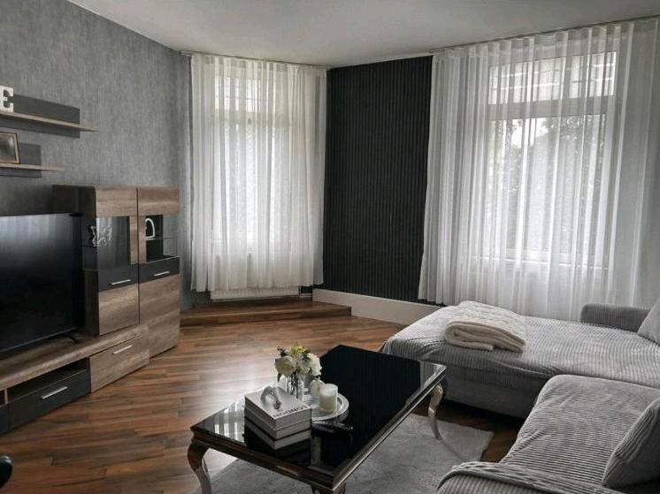 Etagenwohnung Bremerhaven Mitte - 5 Zimmer, 130 m&sup2;, 140.000&euro; | Angebot:26926543