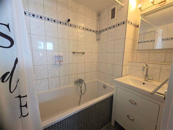 Lichtdurchflutet & gepflegt: 2-Zimmer-Wohnung mit Balkon & EBK - Etagenwohnung Böblingen | Angebot:26347789