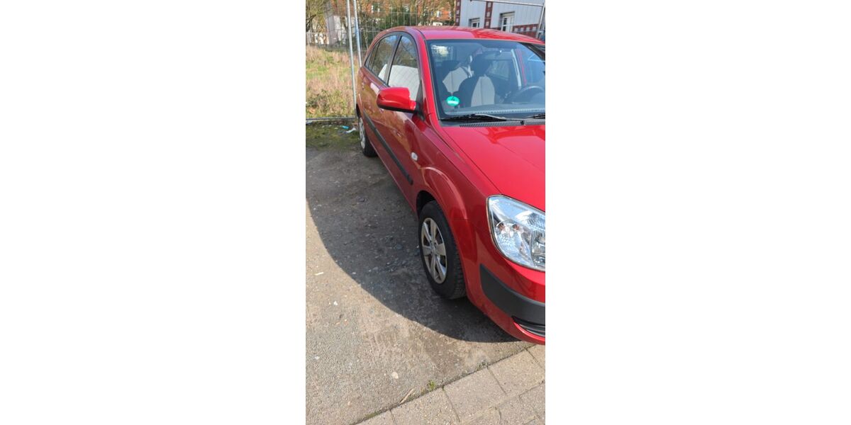 Kia Rio 98.000 km 3.600 &euro; Gelsenkirchen 45888
