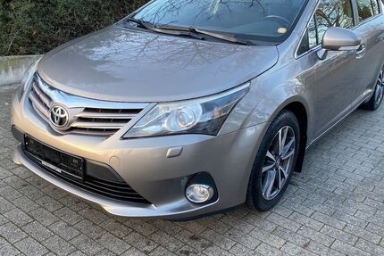 Toyota Avensis 222.937 km 6.990 &euro; Berlin 13581