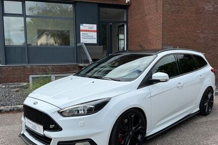 Ford Focus 102.021 km 14.950 &euro; Neumünster 24536