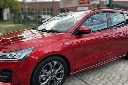 Ford Focus 22.700 km 17.950 &euro; Berlin-Spandau 13585