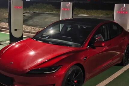 Tesla Model 3 30.100 km 47.200 &euro; Kraków 30-63
