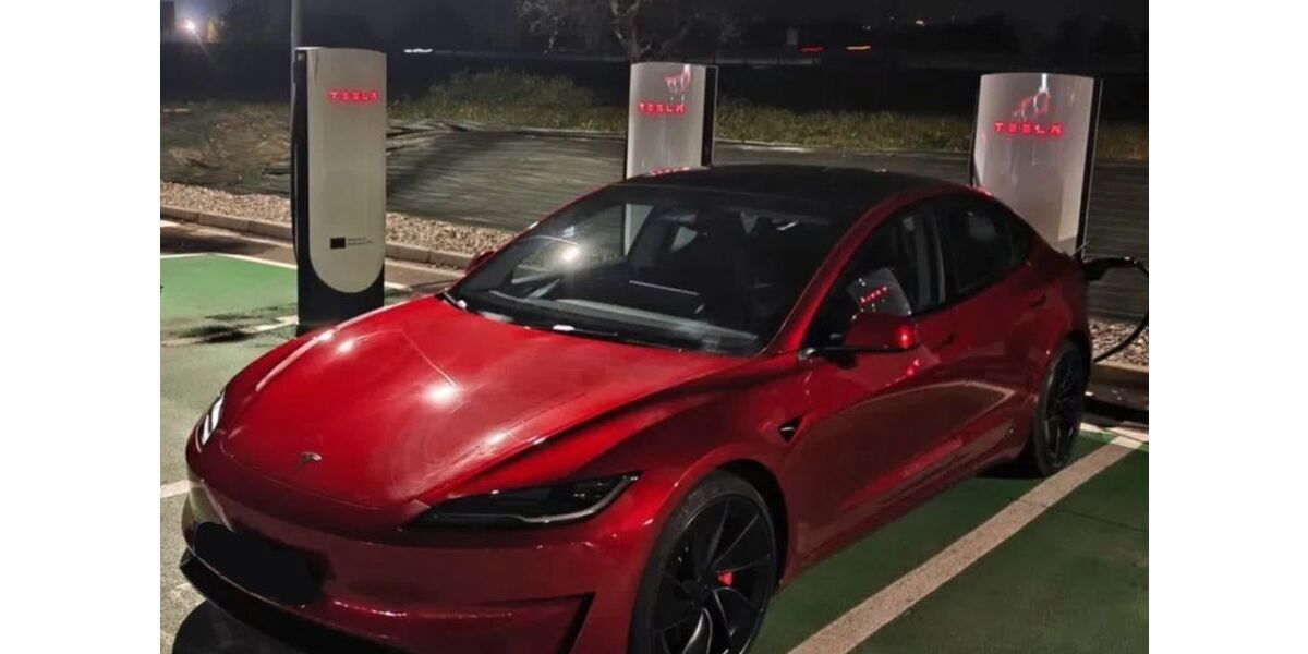 Tesla Model 3 30.100 km 47.200 &euro; Kraków 30-63