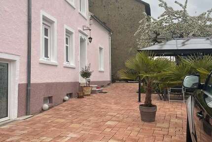 Haus Schmelz - 8 Zimmer, 180 m&sup2;, 299.000&euro; | Angebot:26124953