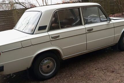 Lada 1200 64.096 km 7.200 &euro; Auengrund 98673