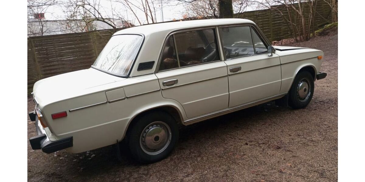 Lada 1200 64.096 km 7.200 &euro; Auengrund 98673