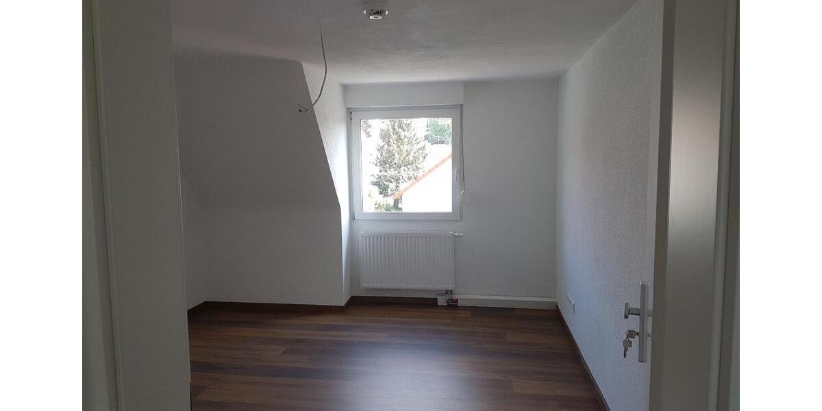 Reihenhaus Esslingen am Neckar Hegensberg - 6 Zimmer, 130 m&sup2;, 645.000&euro; | Angebot:26780220