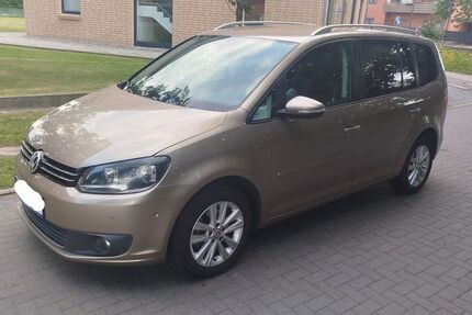 VW Touran 213.000 km 4.750 &euro; Nahe 23866