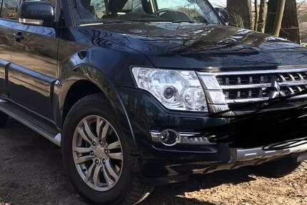 Mitsubishi Pajero 230.000 km 26.950 &euro; Schönberg 22929