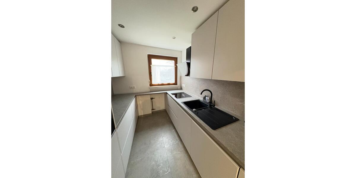 Etagenwohnung Pfullingen - 4 Zimmer, 87 m&sup2;, 1.400&euro; | Angebot:24677397