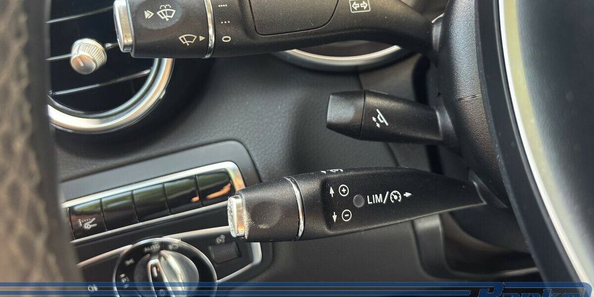 Mercedes-Benz C 180 CGI Lim. Aut.*SchiebD*HUD*LED*PDC*Memo*SH 50.435 km 17.990 &euro; Berlin 13187