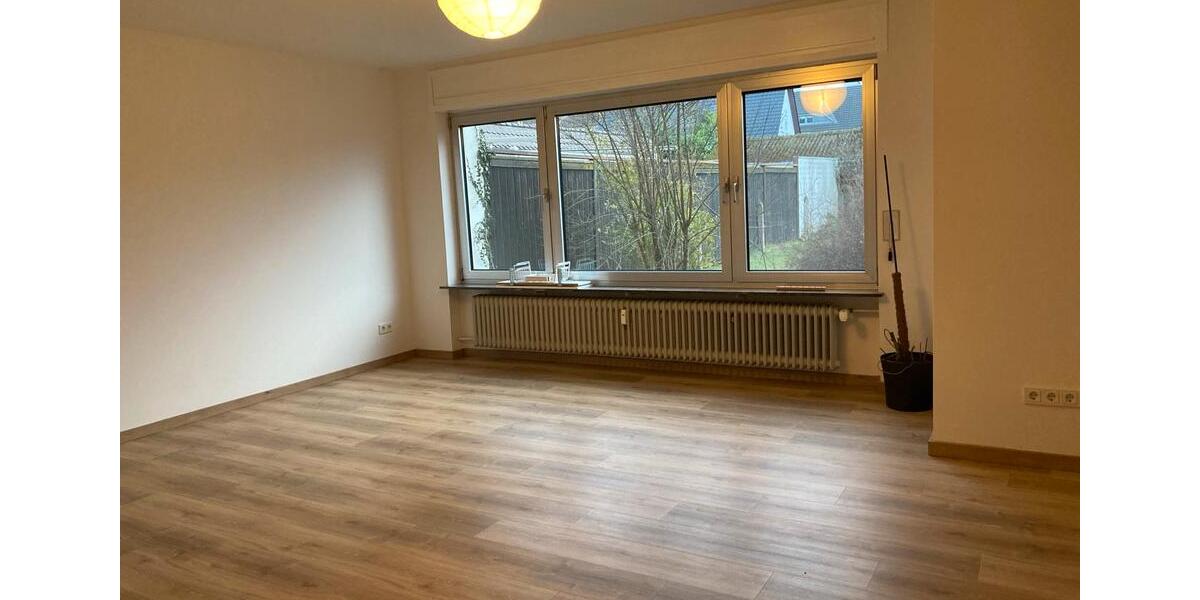 Erdgeschoßwohnung Wallerfangen - 4 Zimmer, 110 m&sup2;, 800&euro; | Angebot:25553128