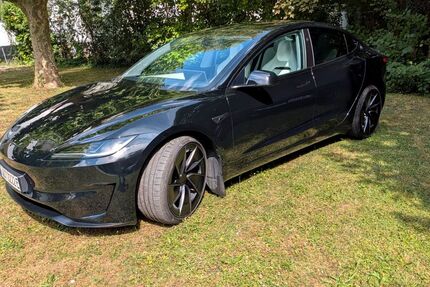 Tesla Model 3 14.158 km 47.950 &euro; Frankfurt am Main 60322