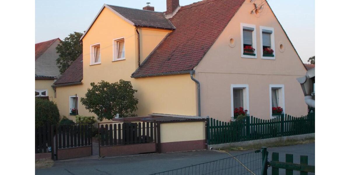 Einfamilienhaus Gröditz - 6 Zimmer, 120 m&sup2;, 85.000&euro; | Angebot:27121056