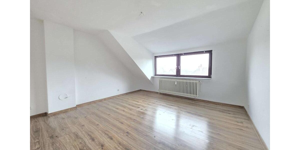Dachgeschoßwohnung Gelsenkirchen Resse - 5 Zimmer, 110 m&sup2;, 750&euro; | Angebot:24877988