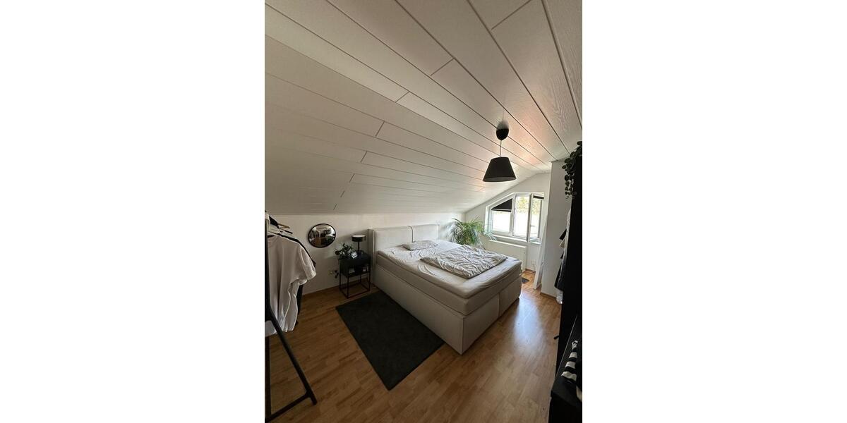 Dachgeschoßwohnung Schöneck - 2 Zimmer, 75 m&sup2;, 950&euro; | Angebot:25852359