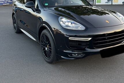 Porsche Cayenne 124.000 km 39.900 &euro; Rheinbreitbach 53619