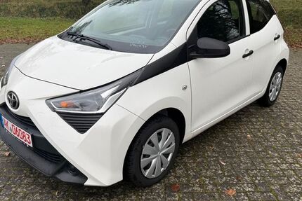Toyota Aygo (X) 39.900 km 9.300 &euro; Kircheib 57635